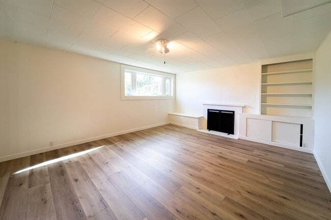 Building Photo - Gorgeous Hillsdale Home w/3 Decks, Picturesque Yard, Sauna, Garage & AC! Pets Welcome!