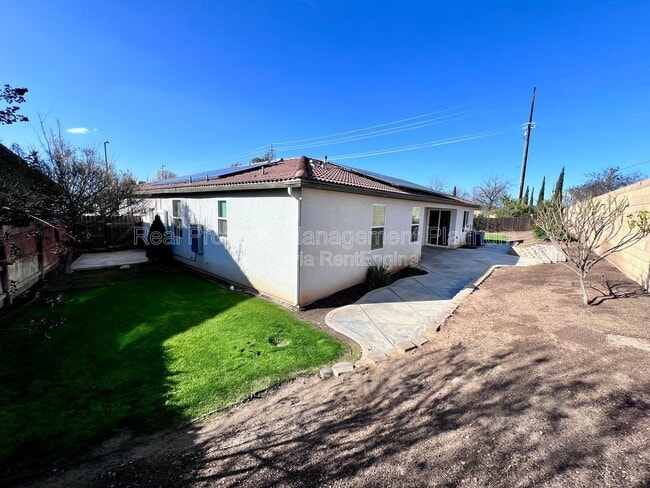 Building Photo - 5597 E Edna Ave