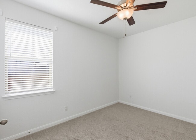 Building Photo - Spacious 4 Bedroom Home with Game Room and Covered Patio!