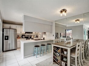 Building Photo - 11861 SW 9th Manor