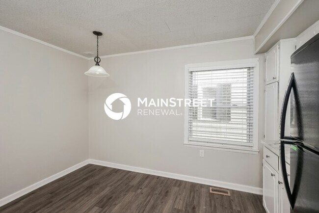 Building Photo - 3 Bedroom Pet-Friendly Home in LOUISVILLE,...