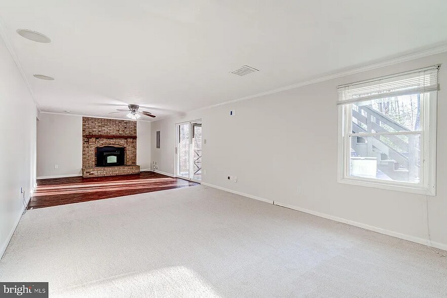 Building Photo - 11134 Stonebrook Dr