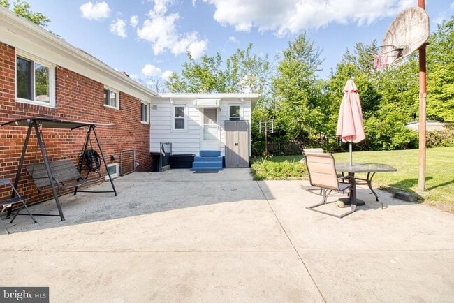 Building Photo - 9707 E Light Dr