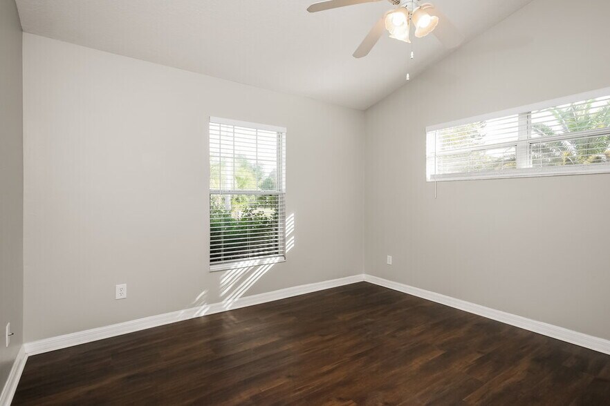 Building Photo - 10525 Reagans Run Dr