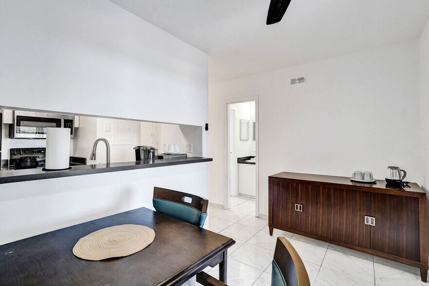 Building Photo - 777 NW 155th Ln