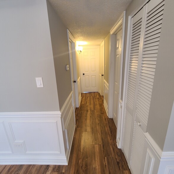 Hallway - 10501 S Highland Ave