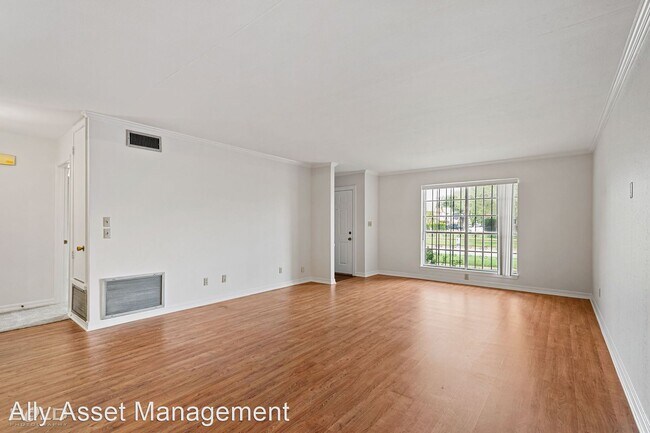 Building Photo - 3 br, 2 bath House - 203 Stratmore
