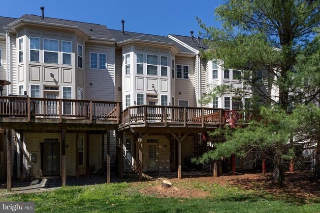 Building Photo - 4527 English Holly Dr