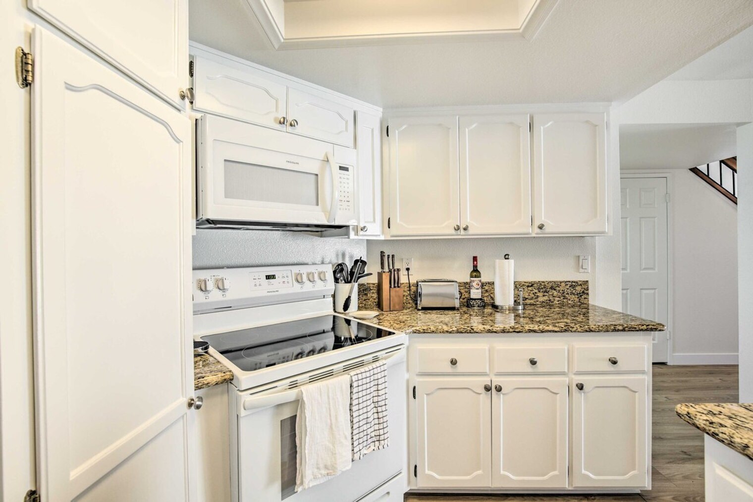 Building Photo - 6908 Peachtree Rd