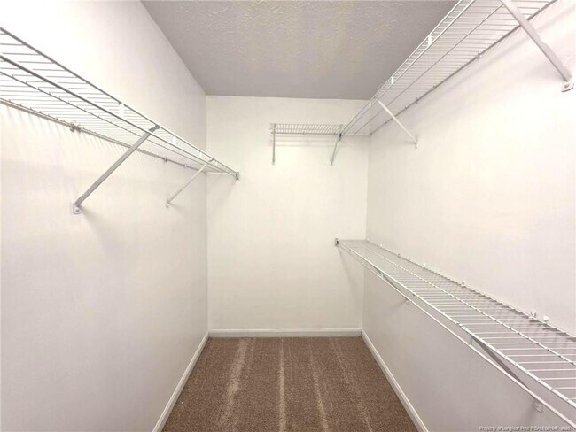 Building Photo - 910 Foxhunt Ln