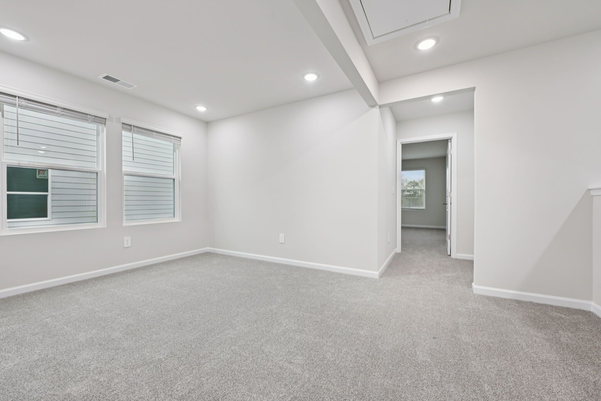 Building Photo - 723 Chandler Stone Dr