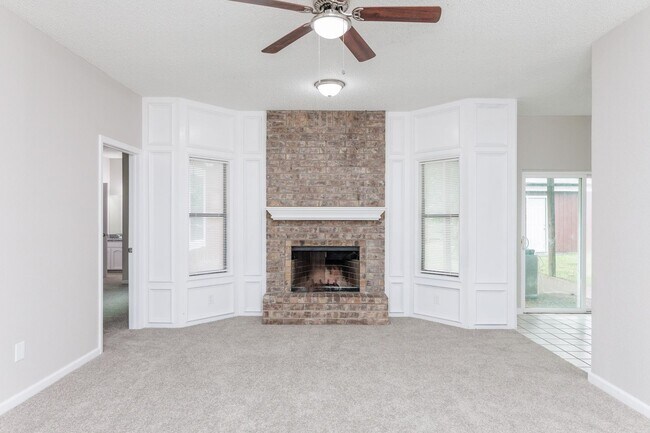 Building Photo - 11313 Red Creek Cir