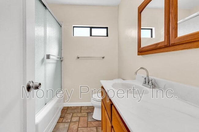 Building Photo - 622 Patricia Ln