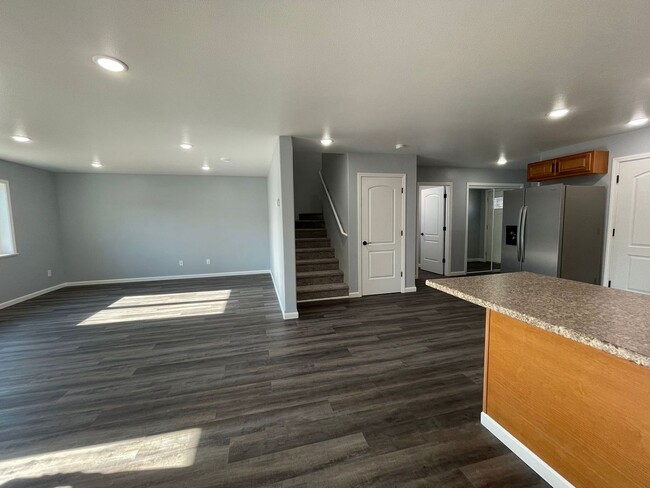 Building Photo - New Energy Efficient Constuction!