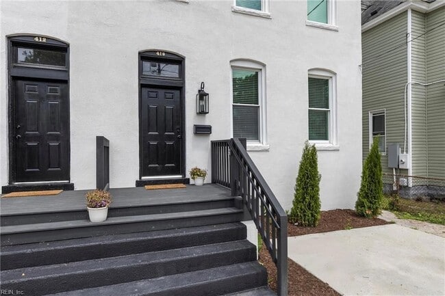 Building Photo - 410 W 29th St