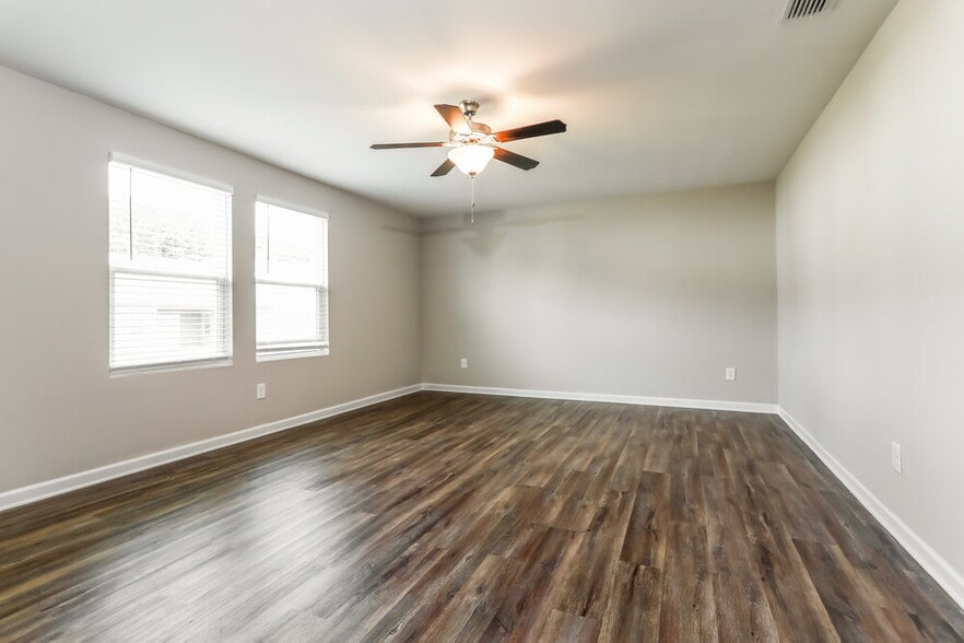 Building Photo - 3755 Place Dr