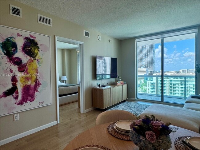 Building Photo - 333 NE 24th St