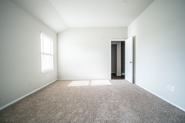 Building Photo - 5234 Greenwood Smt Trl