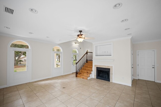 Building Photo - 11750 Village Green Dr