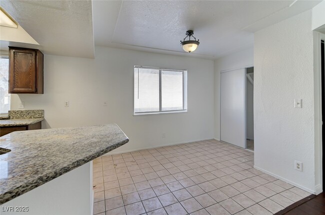 Building Photo - 2120 Venus Ave
