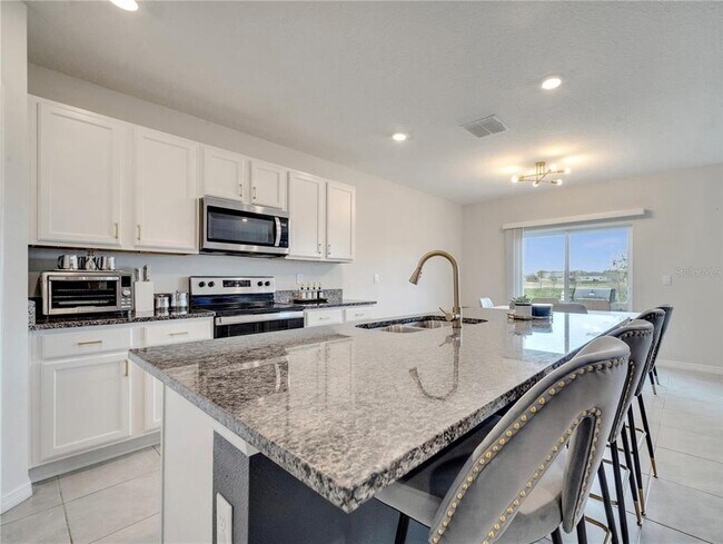 Building Photo - 417 Noble Ave