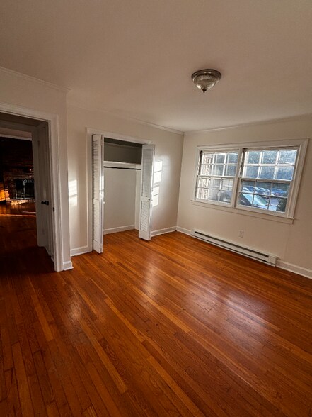 Building Photo - 411 Lee St