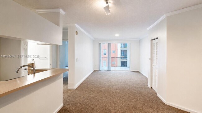 Building Photo - 17150 N Bay Rd