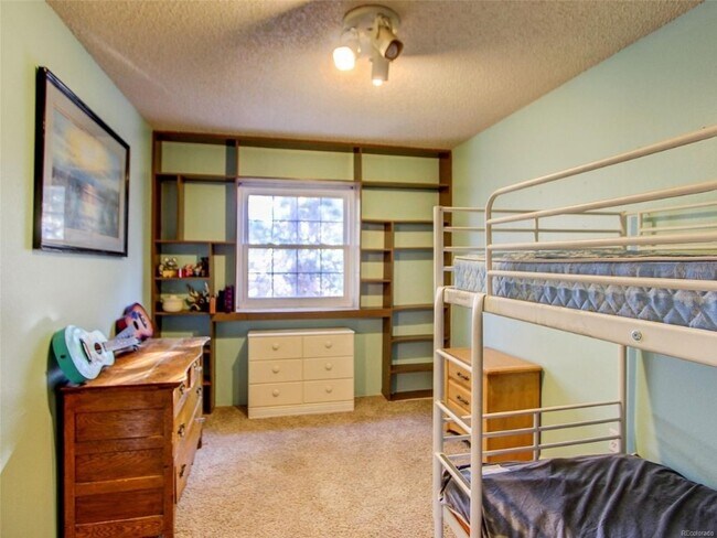 Building Photo - 854 S Rifle Way