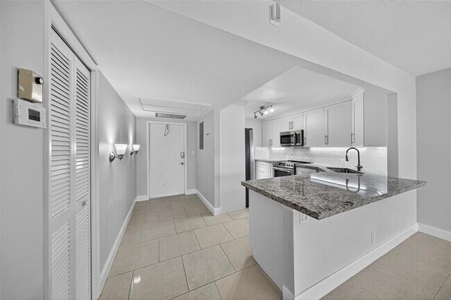 Building Photo - 3090 N Course Dr