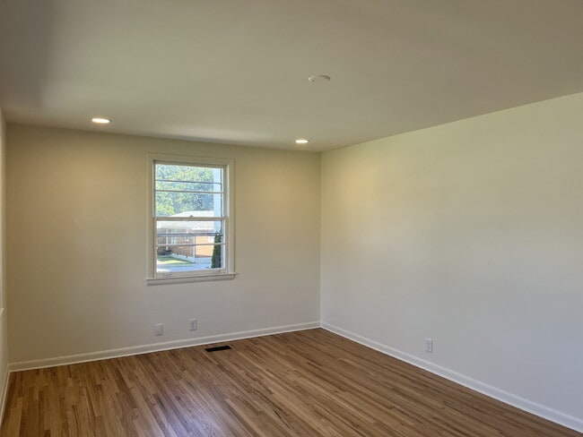 Building Photo - 502 Foundation Ct