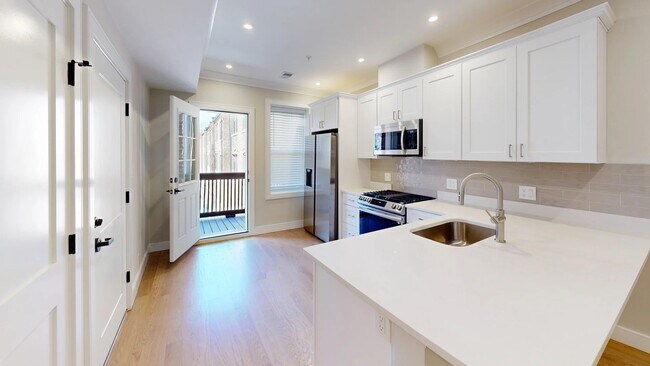 Building Photo - 166 Allston St