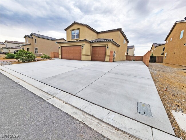 Building Photo - 3821 E Weld Ave