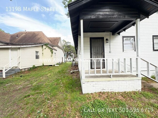 Building Photo - 1319B Maple Street-