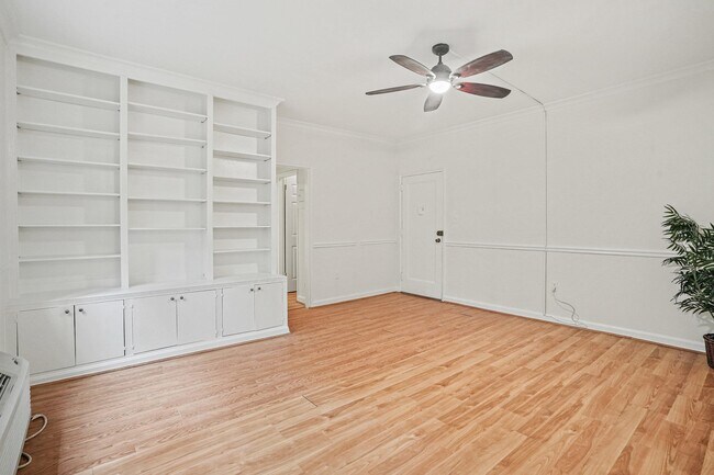 Building Photo - 4114 Davis Pl NW