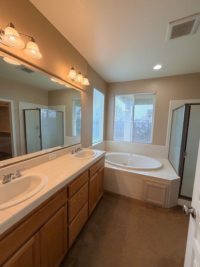 Building Photo - 1146 Oatgrass Way