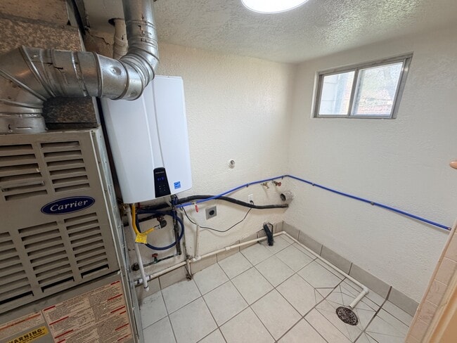 Building Photo - 481 S Tremont St