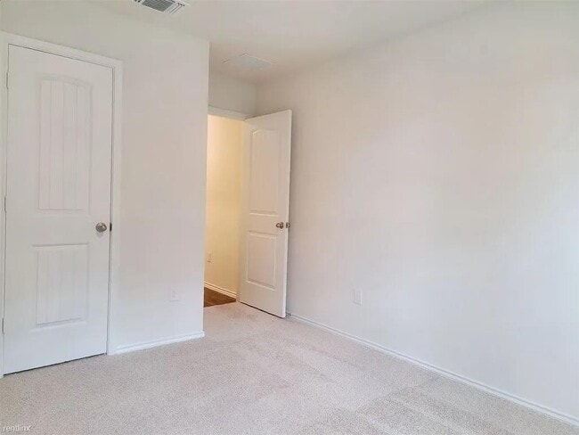 Building Photo - 14504 Fitzgibbon Dr