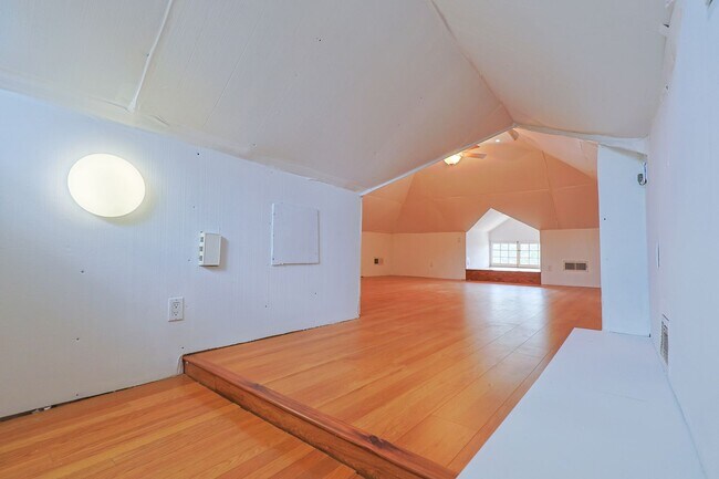 Building Photo - The Carina Victorian Home near the Row!