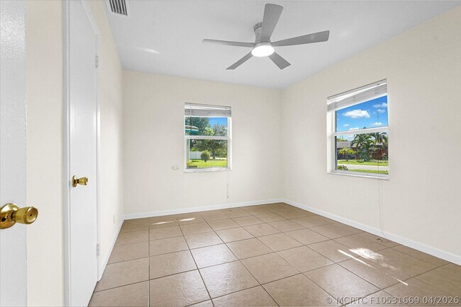 Building Photo - 261 NE 45th St