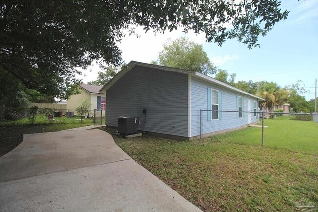 Building Photo - 624 N G St