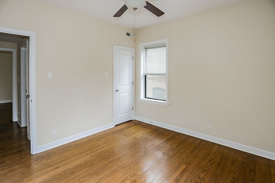 Building Photo - 1819 W Leland Ave