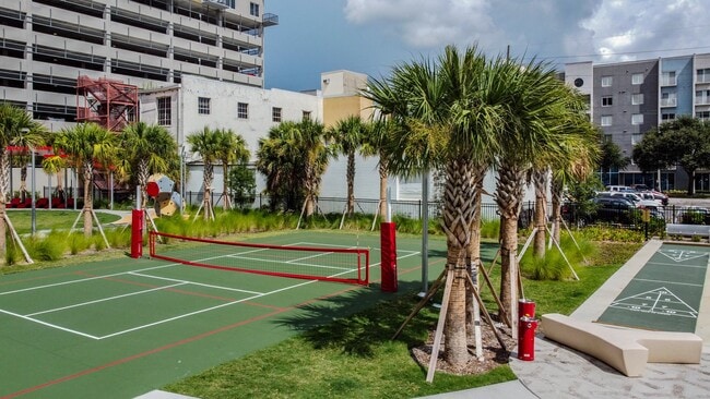 Building Photo - 1120 E Kennedy Blvd