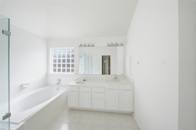 Building Photo - 2415 Mills Creek Dr