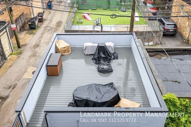 Building Photo - 1545 N Artesian Ave