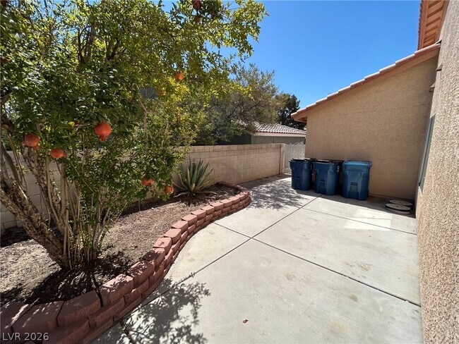 Building Photo - 2514 Quail Canyon Ave