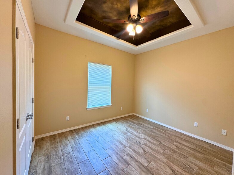 Building Photo - 3005 Basil Dr