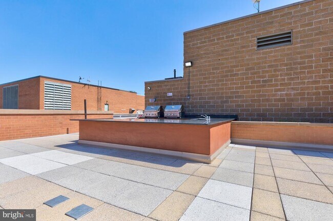 Building Photo - 631 D St NW