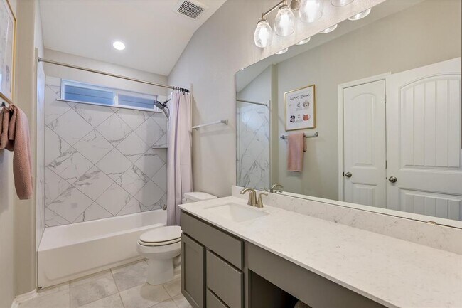 Building Photo - 9012 Golden Leaf Dr
