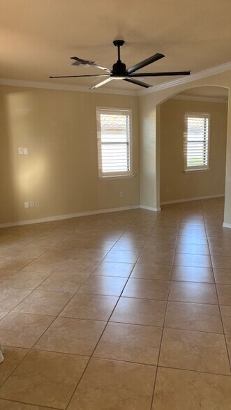 Building Photo - 3984 Treasure Cove Cir