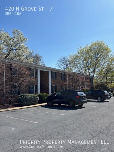 Building Photo - 420 N Grove St